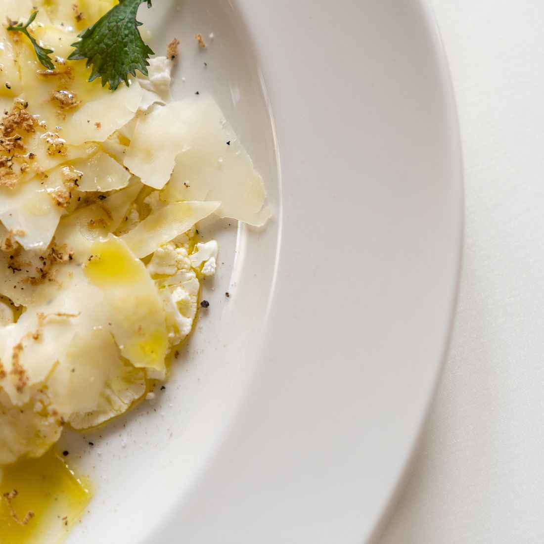 Карпаччо из королевских шампиньонов с трюфелем